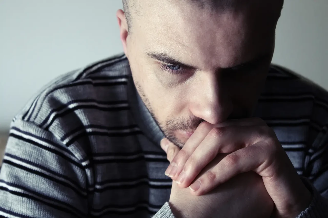 man-worrying-thinking man-worrying-thinking