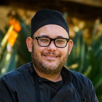 Portret van Shannon Bruyns, chef-kok bij afkickkliniek Zuid-Afrika.
